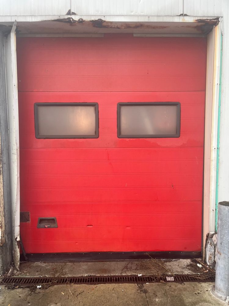 Brama garażowa panelowa firmy Nassau