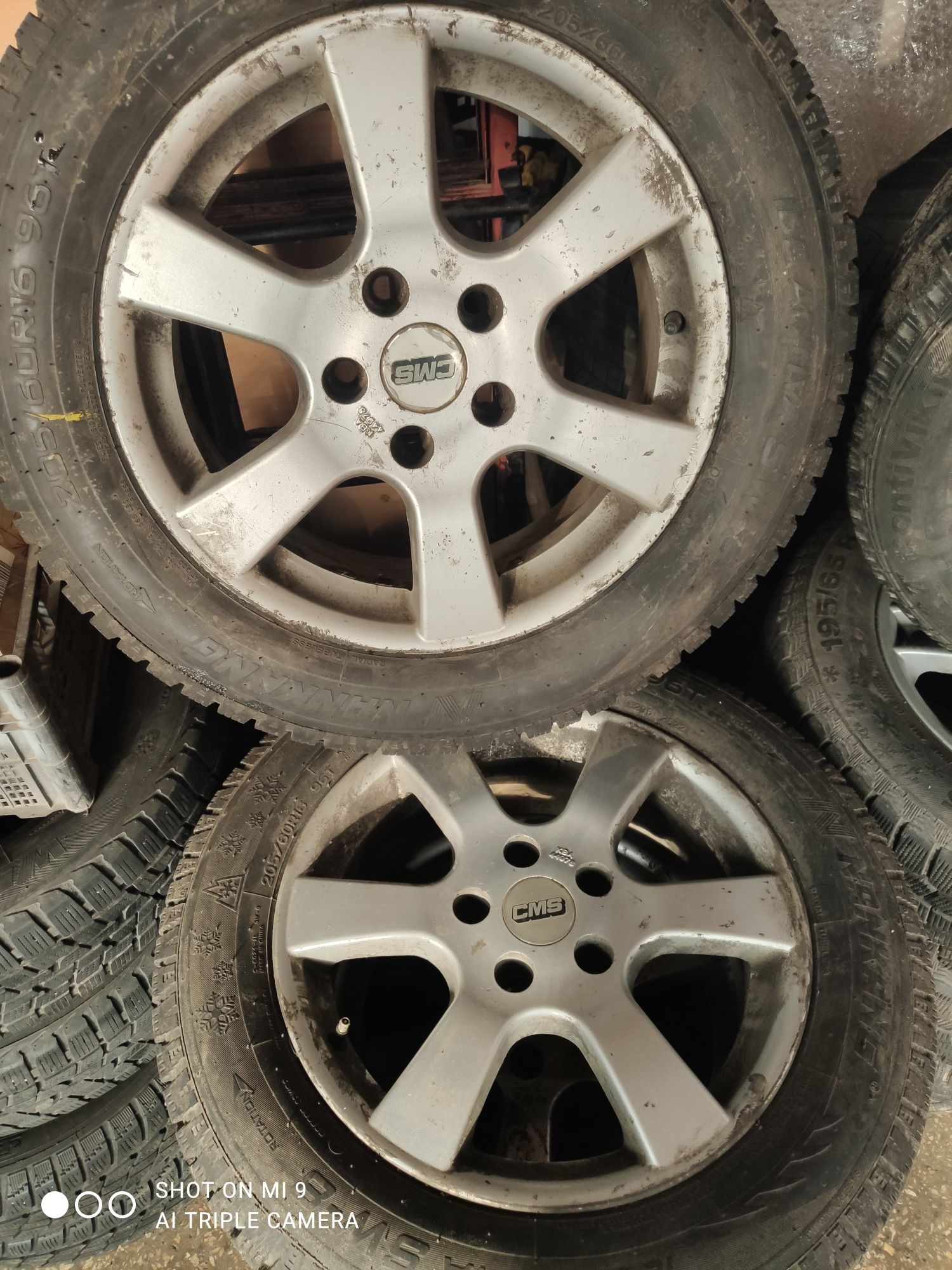 Резина зимняя шипованная 205/60R16 на литых дисках 5х112R16