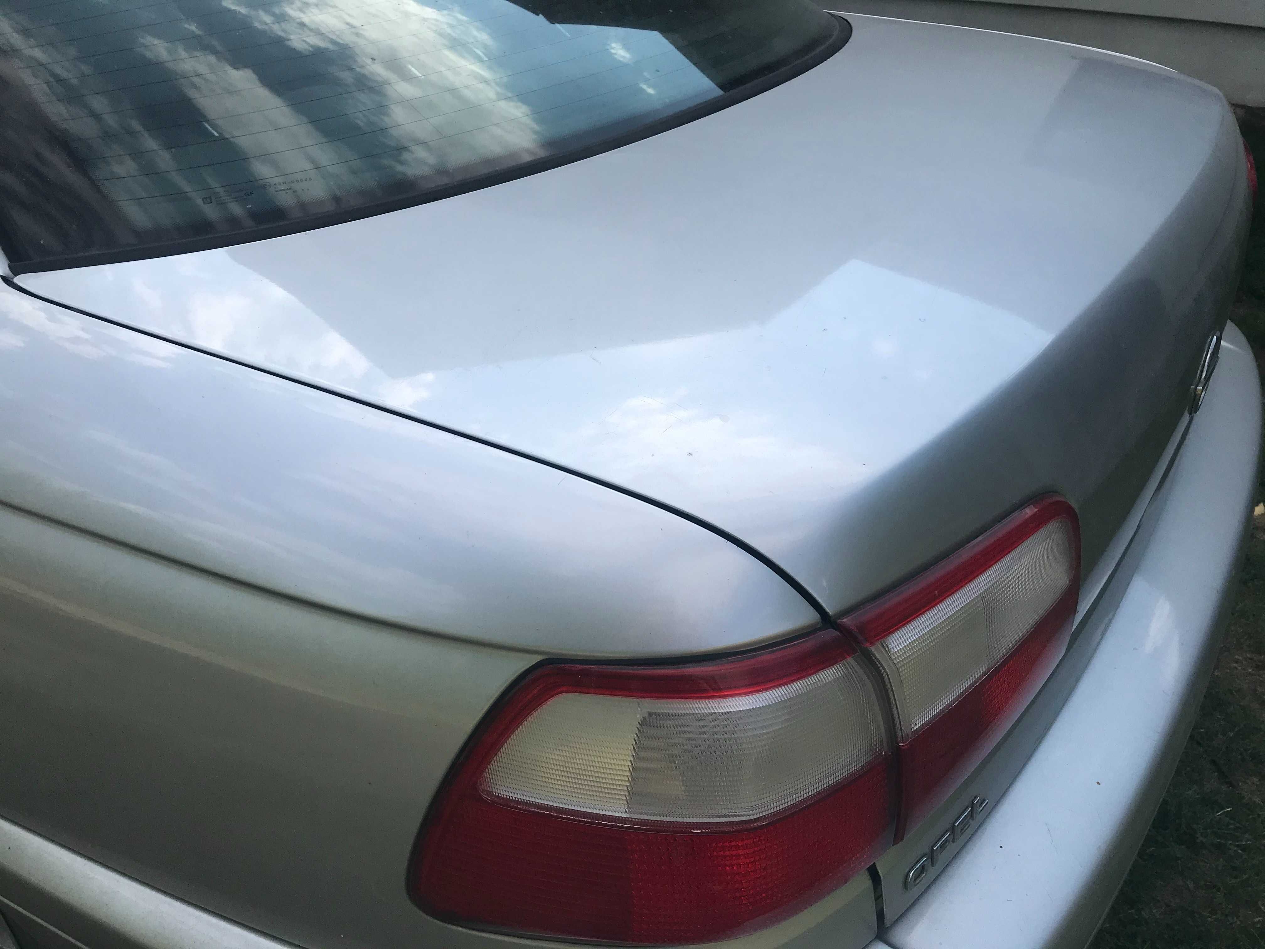 Tylna tył klapa bagażnika sedan Opel Omega B FL LIFT, C ,  Z147
