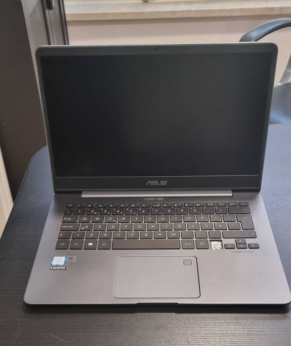 Asus UX430 i5 - 8GAsus UX430 i5 - 8GB
