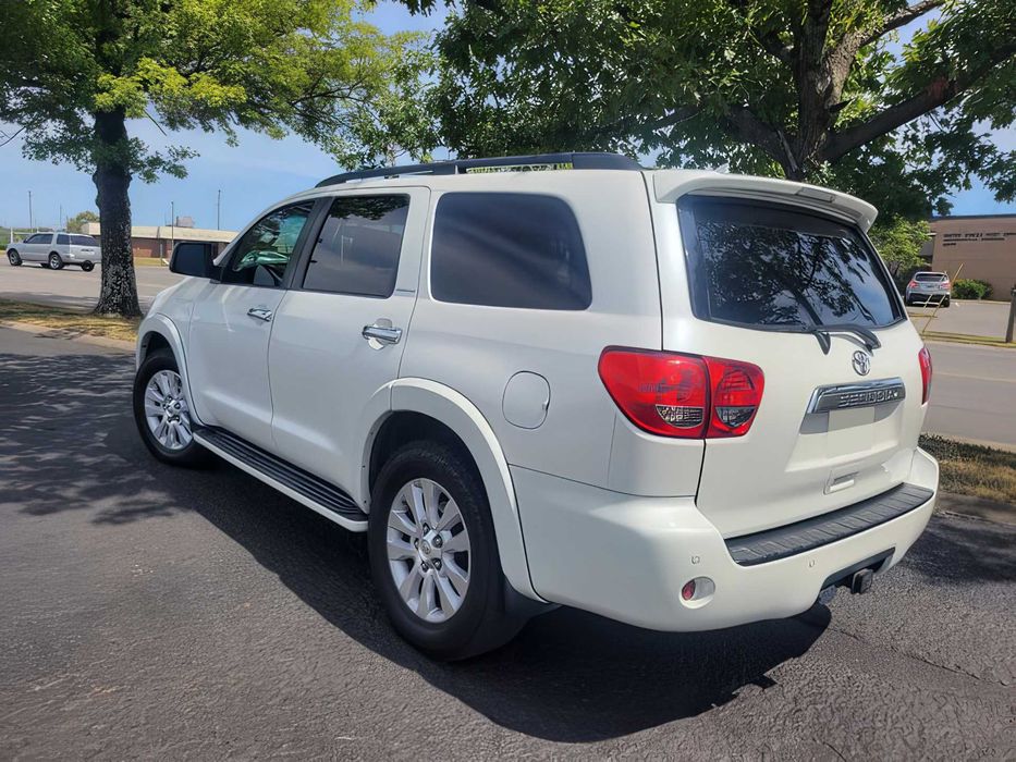 Toyota Sequoia      2014