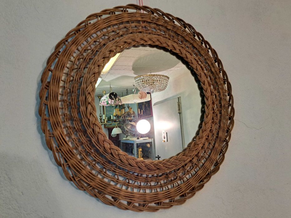 Lustro okrągłe w rattanowej wiklinowej plecionej ramie boho vintage