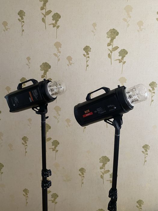 Студійний спалах, Hyundae Photonics Master 600