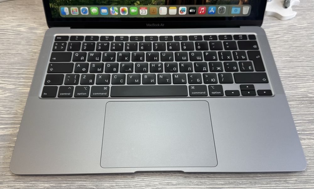 MacBook Air 13 / i3 / RAM 8 / SSD 256 GB / 2020 / Space Grey