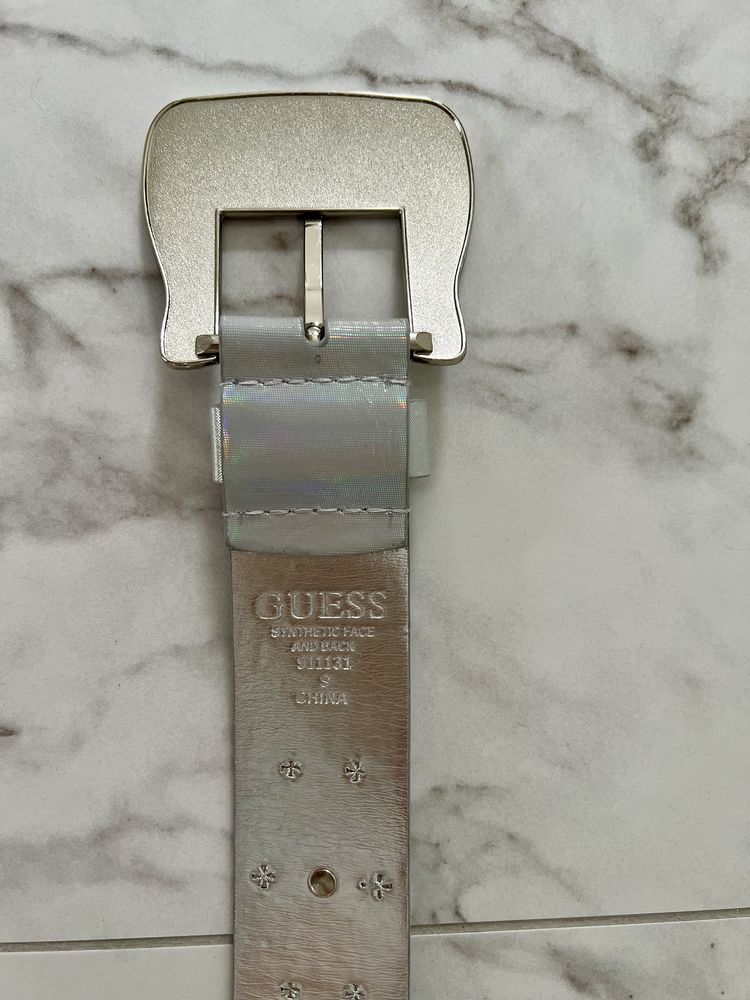 Pasek marki Guess
