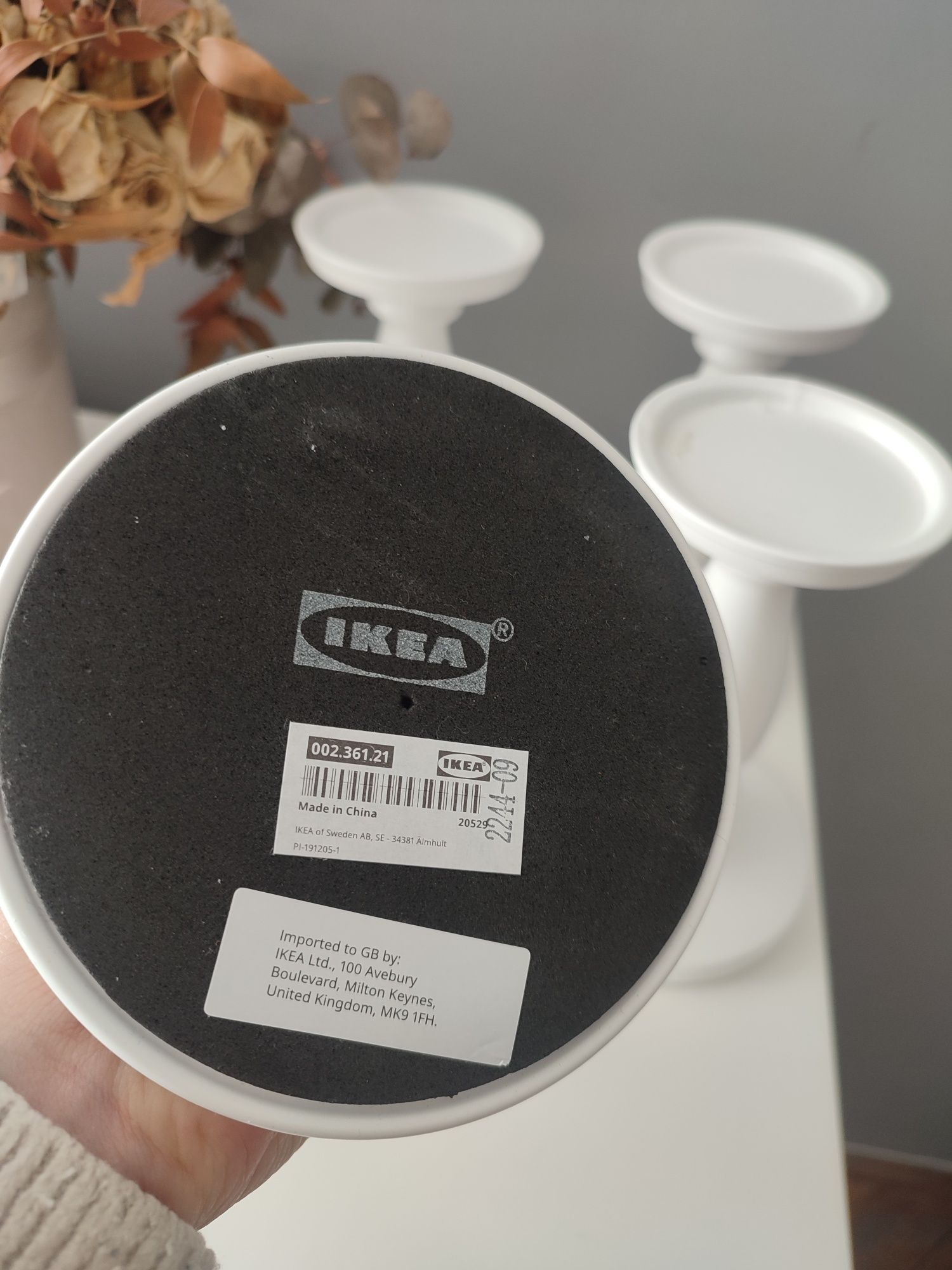 Białe świeczniki IKEA