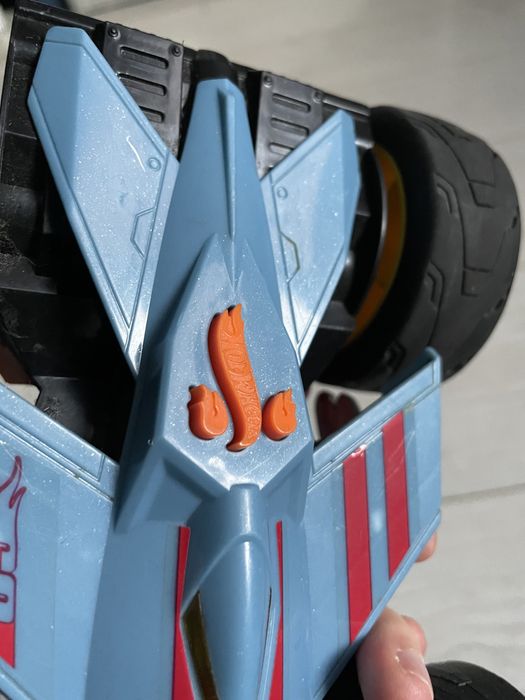 Hot Wheels 2 w 1 dwustronny damochód muzyka sam jeździ