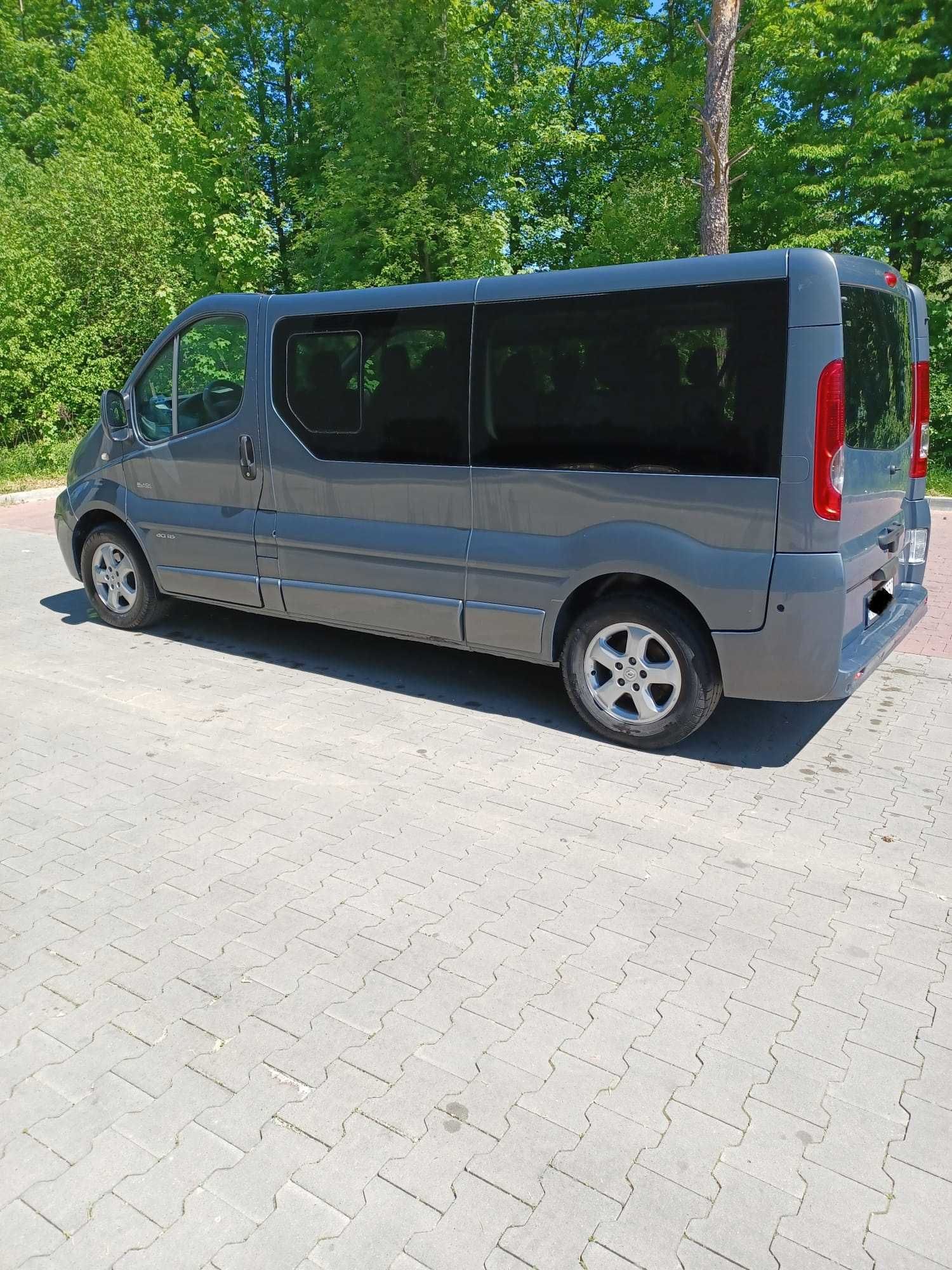 Wynajem Wypożyczalnia usługi Renault Trafic 9 osobowy