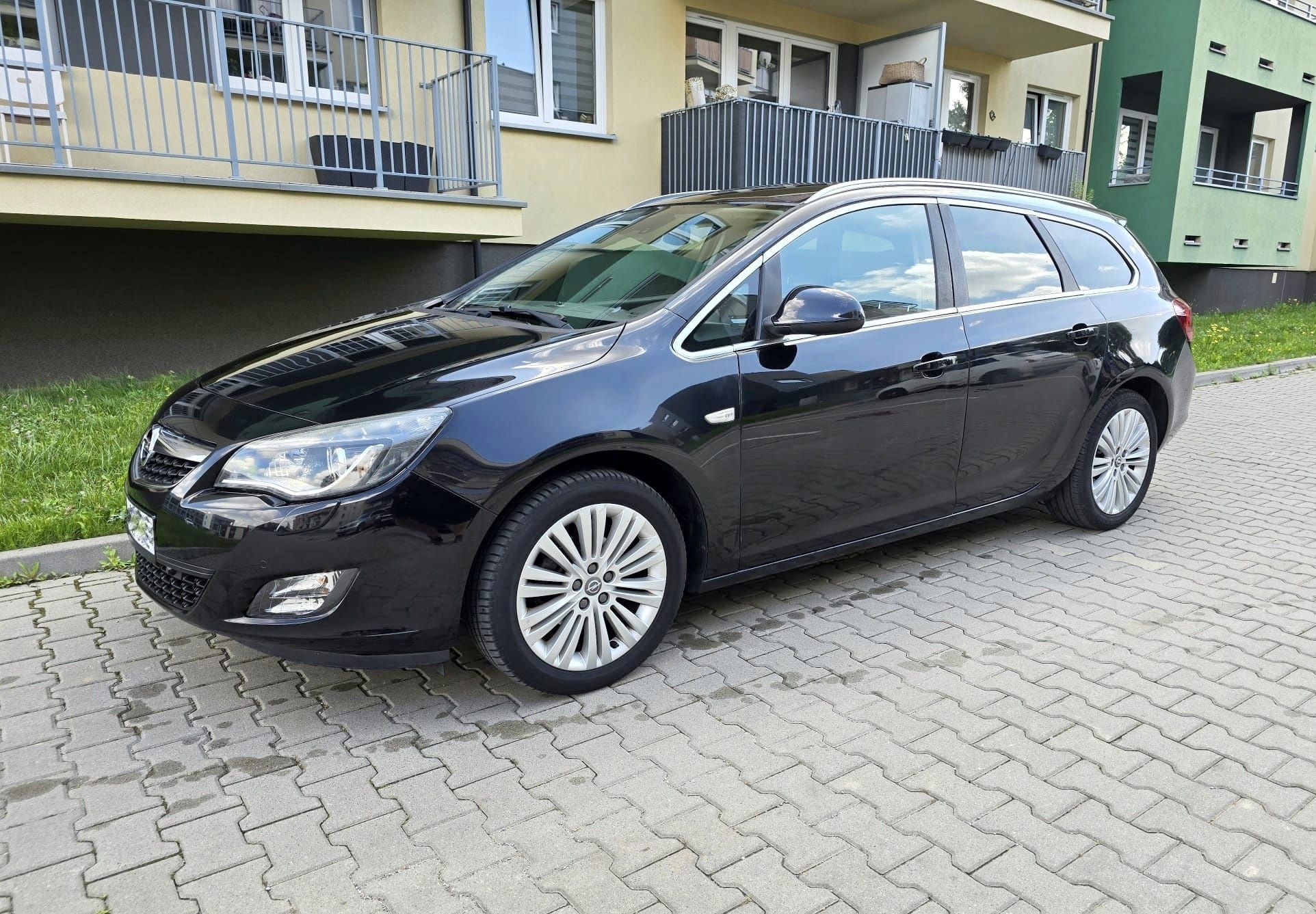 Opel Astra J Sport 1.4Turbo 140KM~Bixenon~Niski Przebieg~Zadbana~Alu~