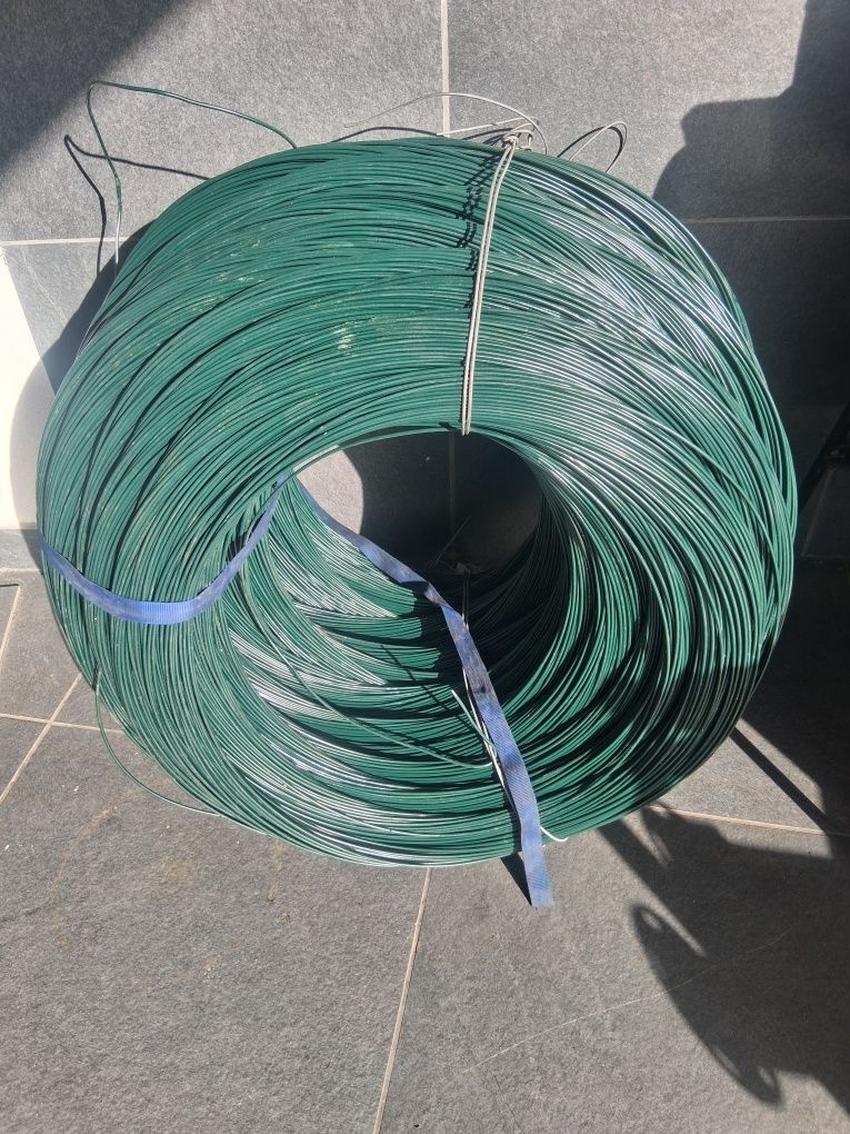 Bobine de arame plastificado