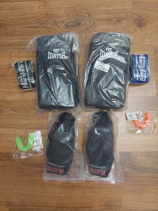 Форма/приладдя для бойового гопака