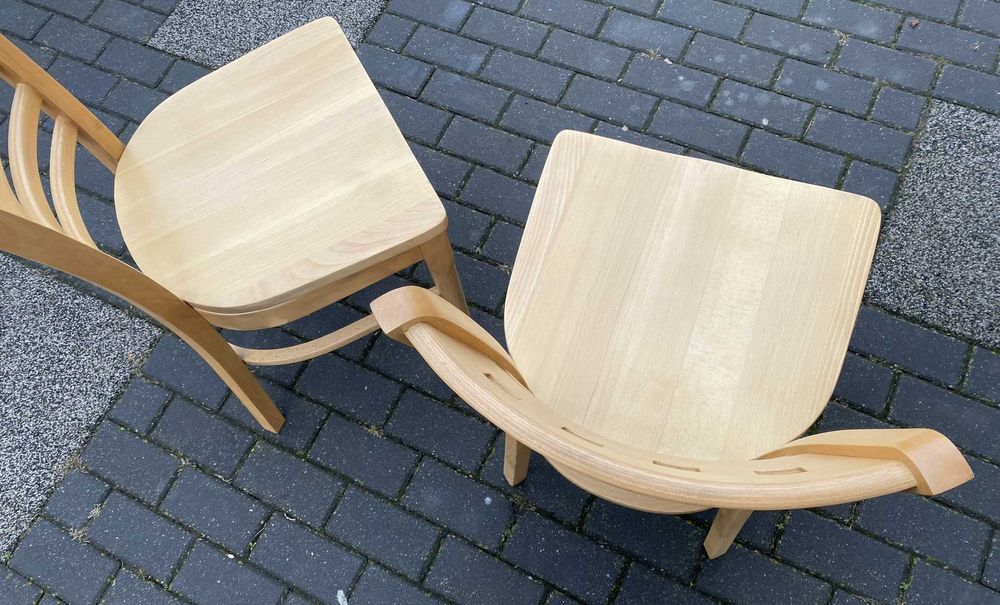 Krzesła Fameg - 2 szt. powystawowe