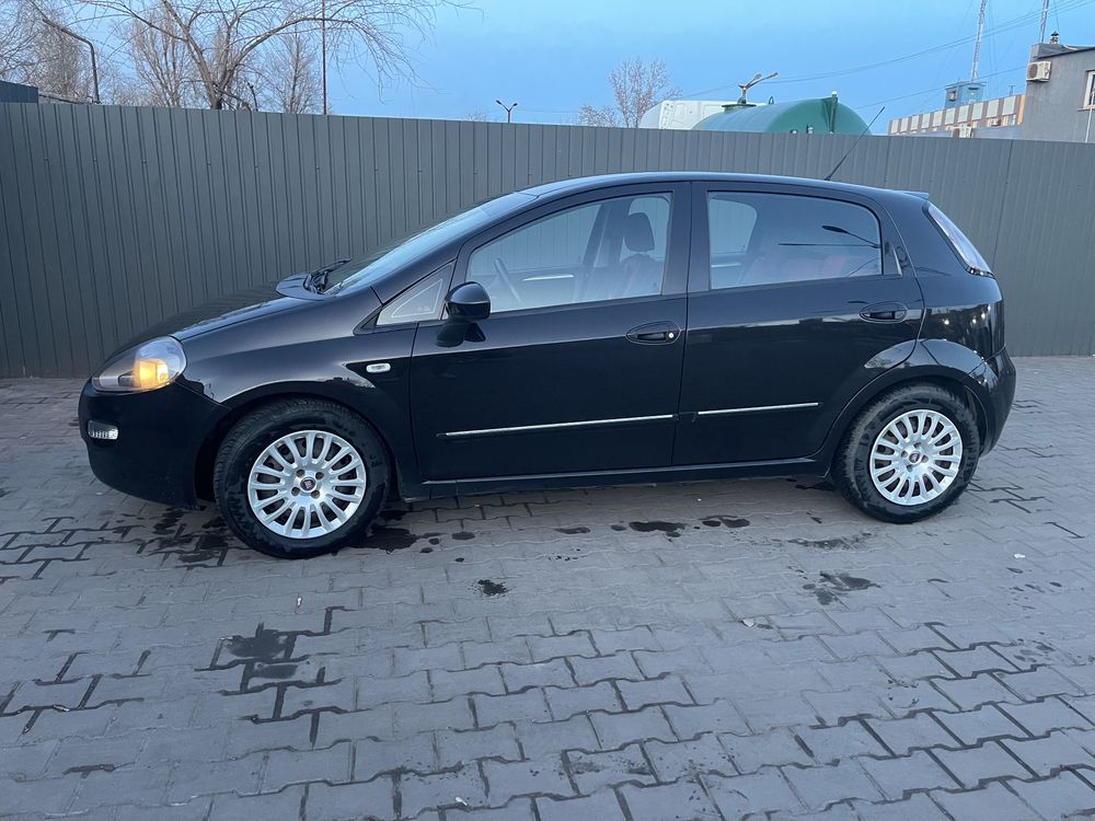 Fiat Punto 2012 г