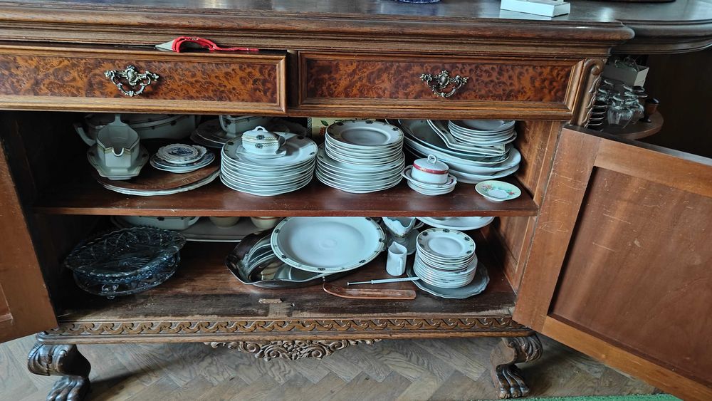 Zabytkowy komplet jadalnia z zegarem