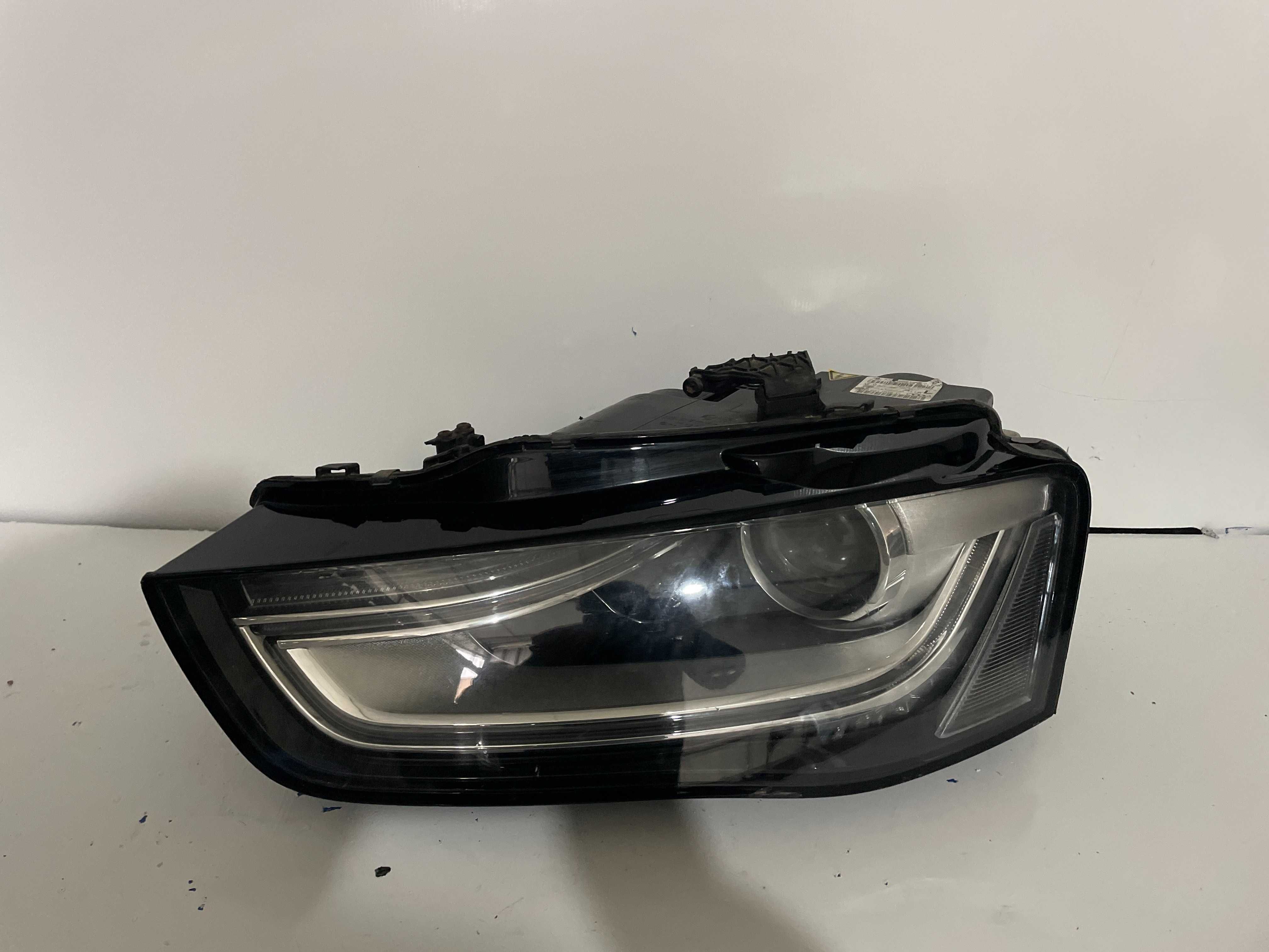 Farol Esquerdo Audi A4
