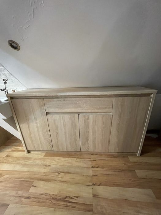 Szafa trzydrzwiowa z lustrem