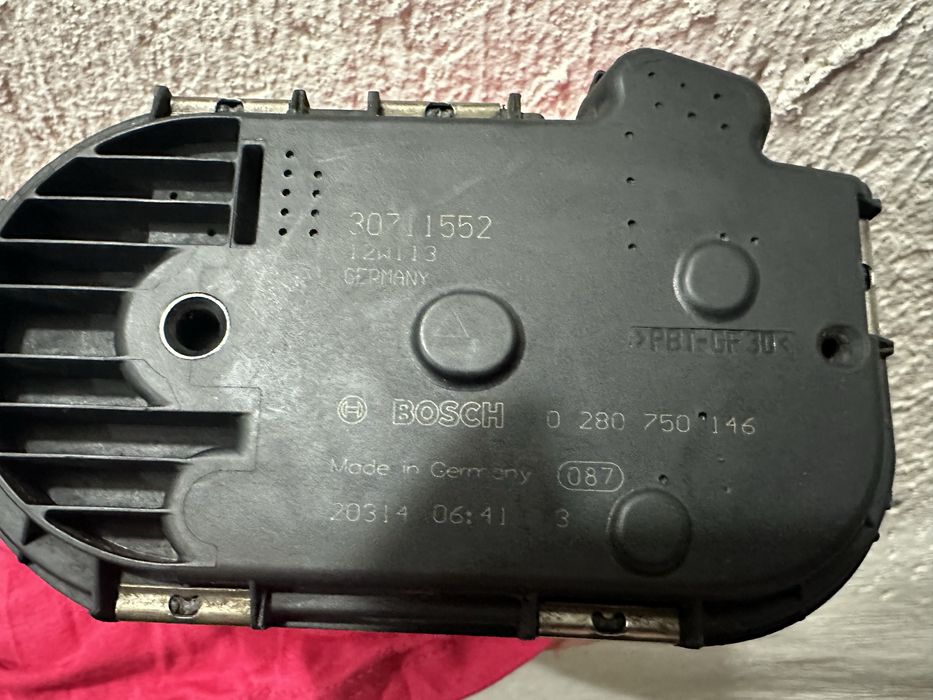 Дросельна заслінка Ford Kuga