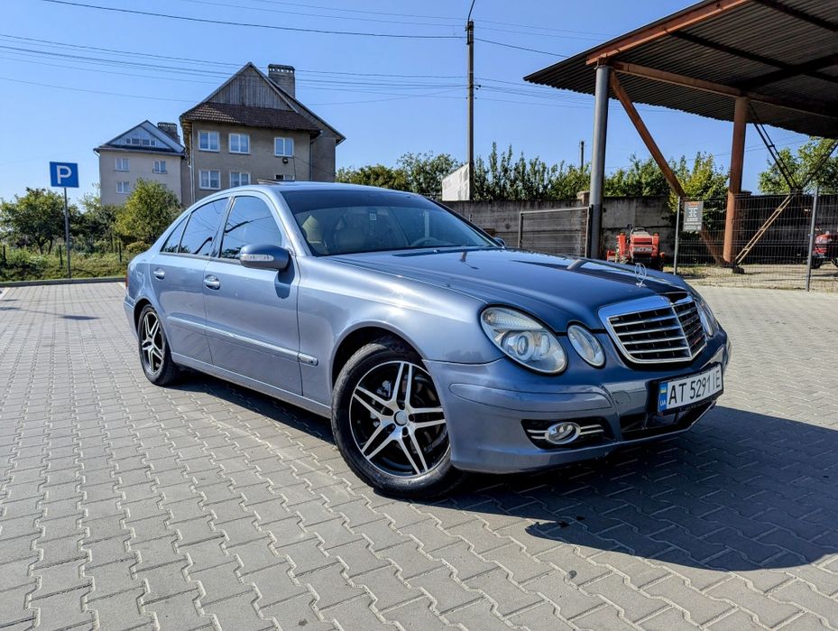 Mercedes-Benz W211