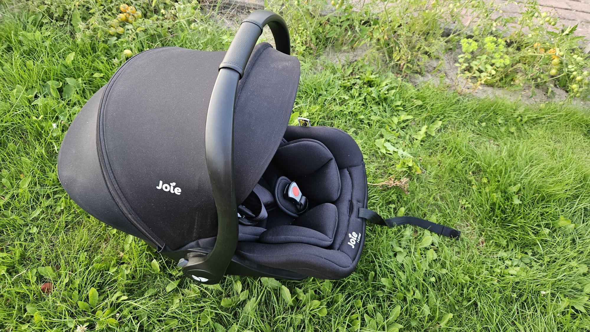 Fotelik samochodowy Joĺe 0-13 kg z bazą Isofix