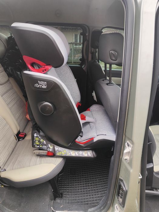 Britax Romer Advansafix 4 R
