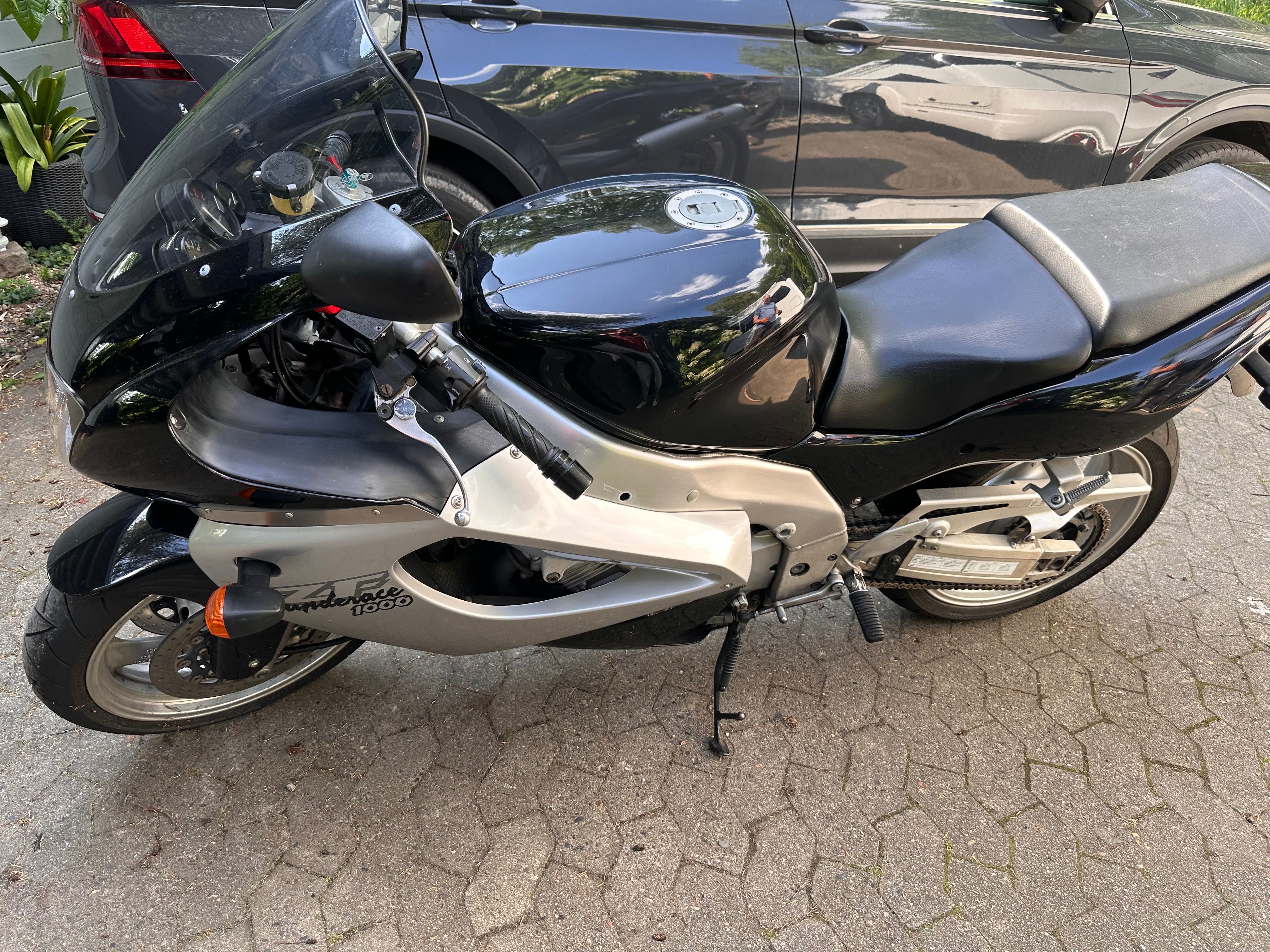 Yamaha YZF 1000r Thunderacer