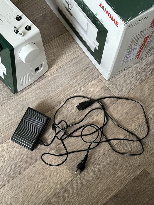 Швейна машина Janome 1522GN