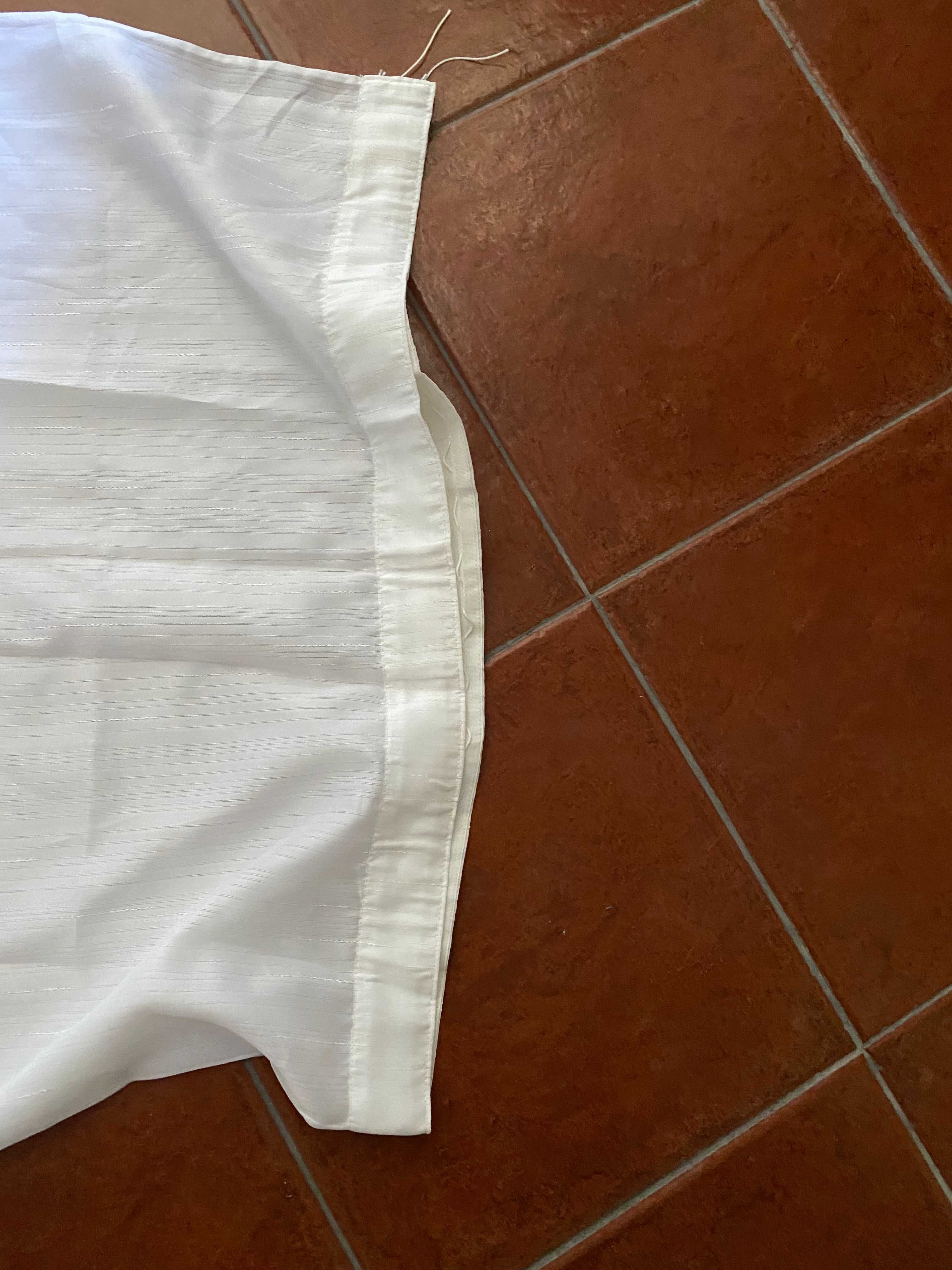 cortinado branco de tecido como novo