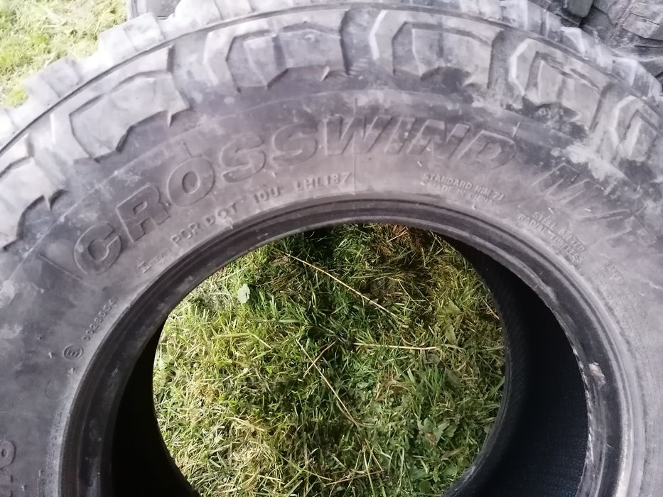 Резина болотяна в хорошому стані 245/75/16