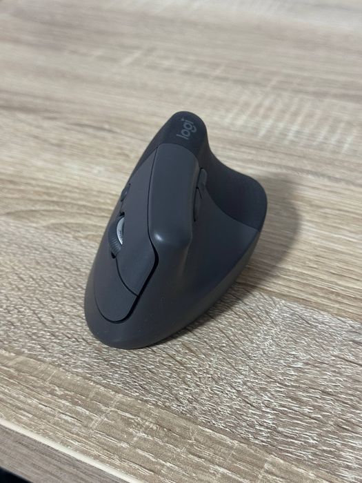 Бездротова миша Logitech Lift Ergonomic Vertical Graphite (910-006473)