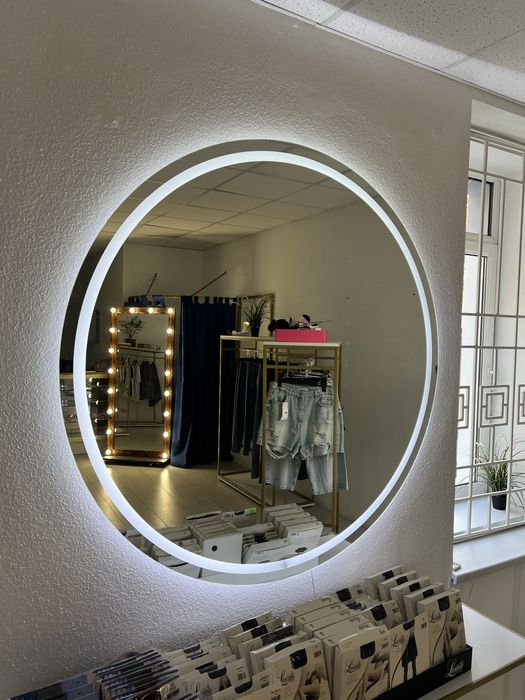 Продам кругле дзеркало з підсвіткою