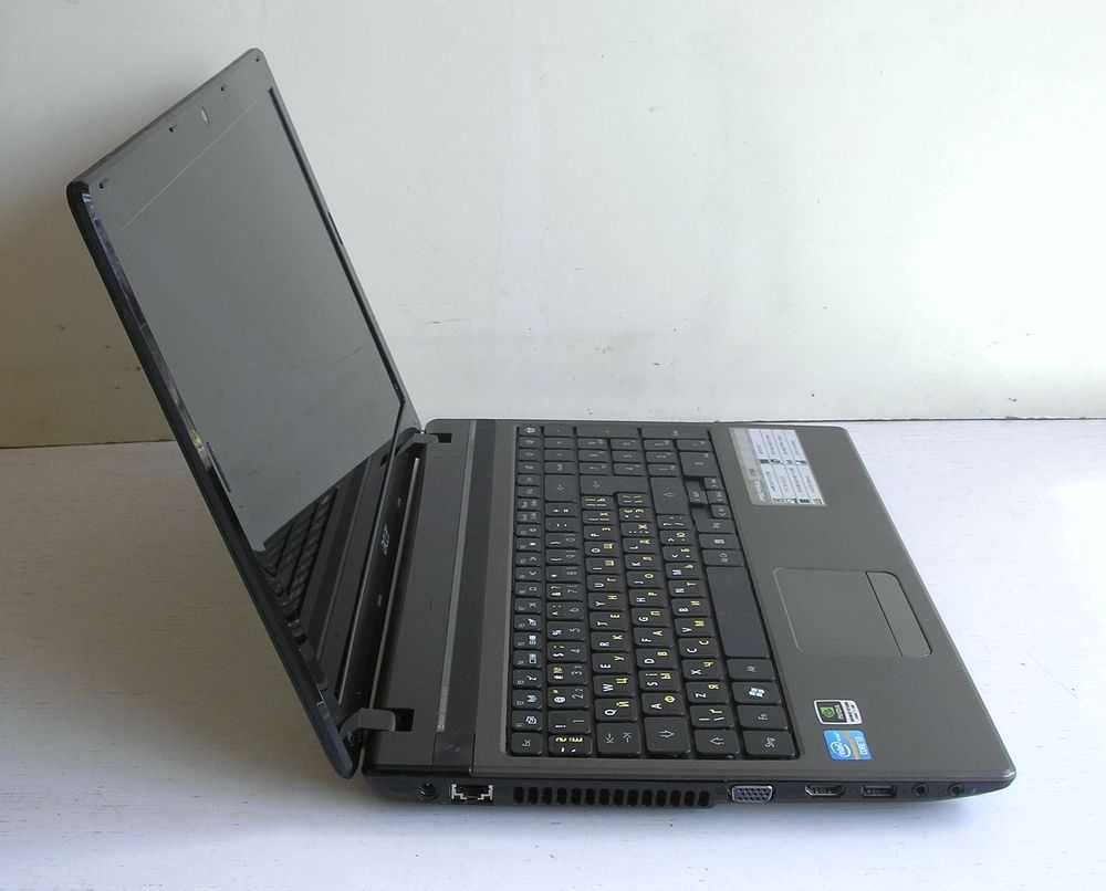 ноутбук ACER (Intel i3 /NVidia GT520 1 GB /500 GB /15,6" /батарея)