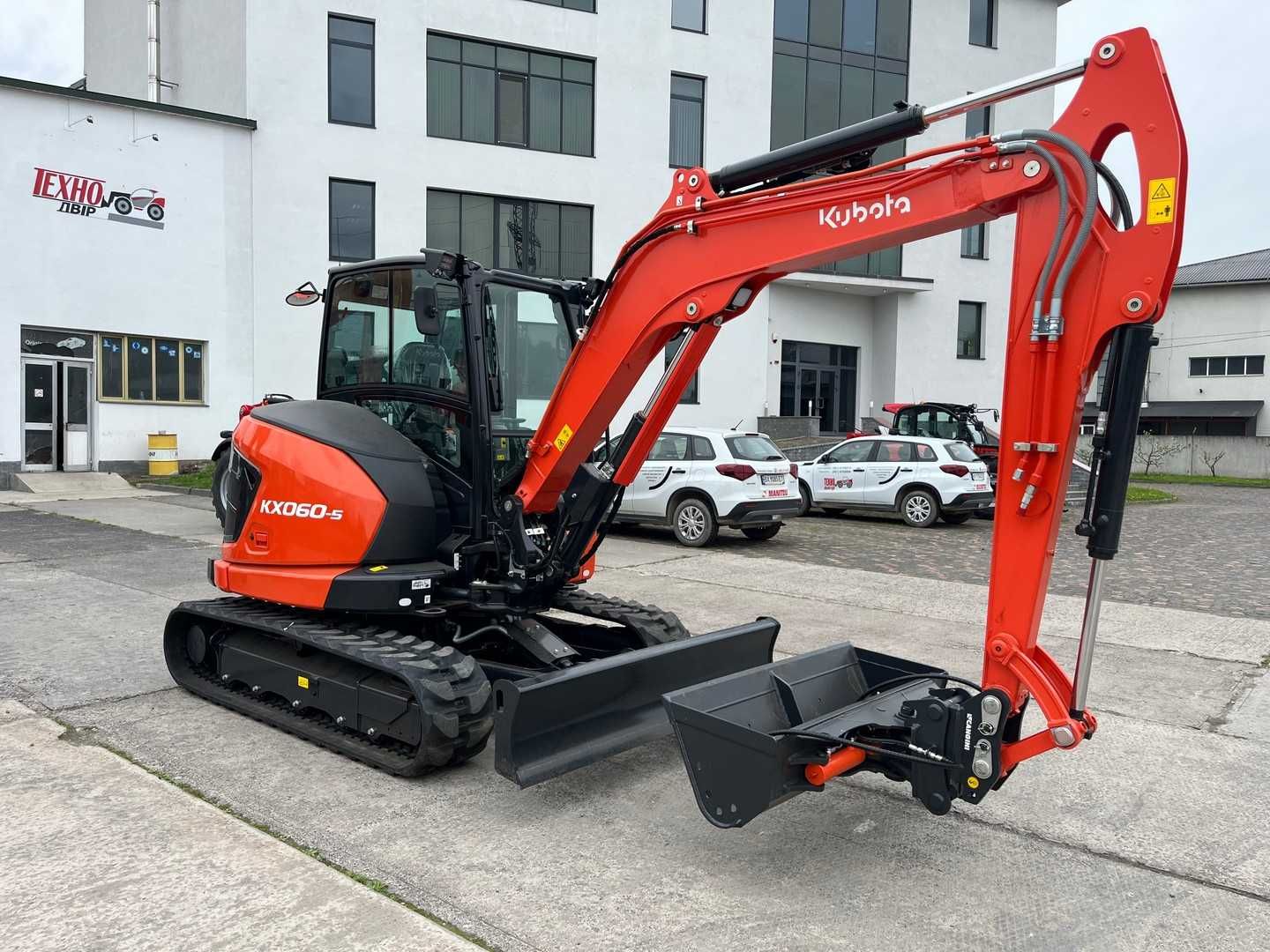 Новий гусеничний міні екскаватор Kubota KX060-5