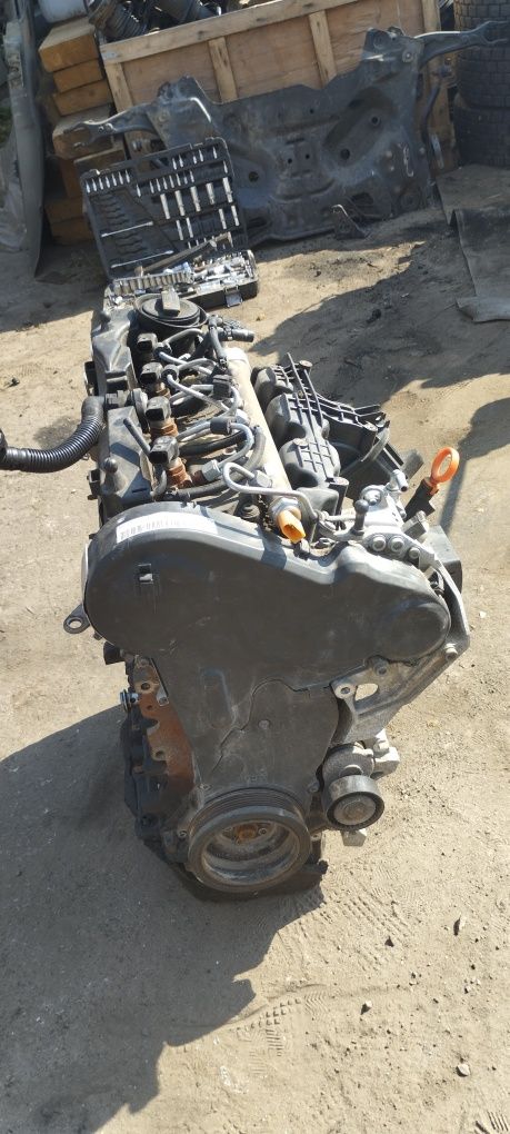 Двигун мотор 1.6 TDI дизель CAY CAYC CAYD VW SKODA SEAT