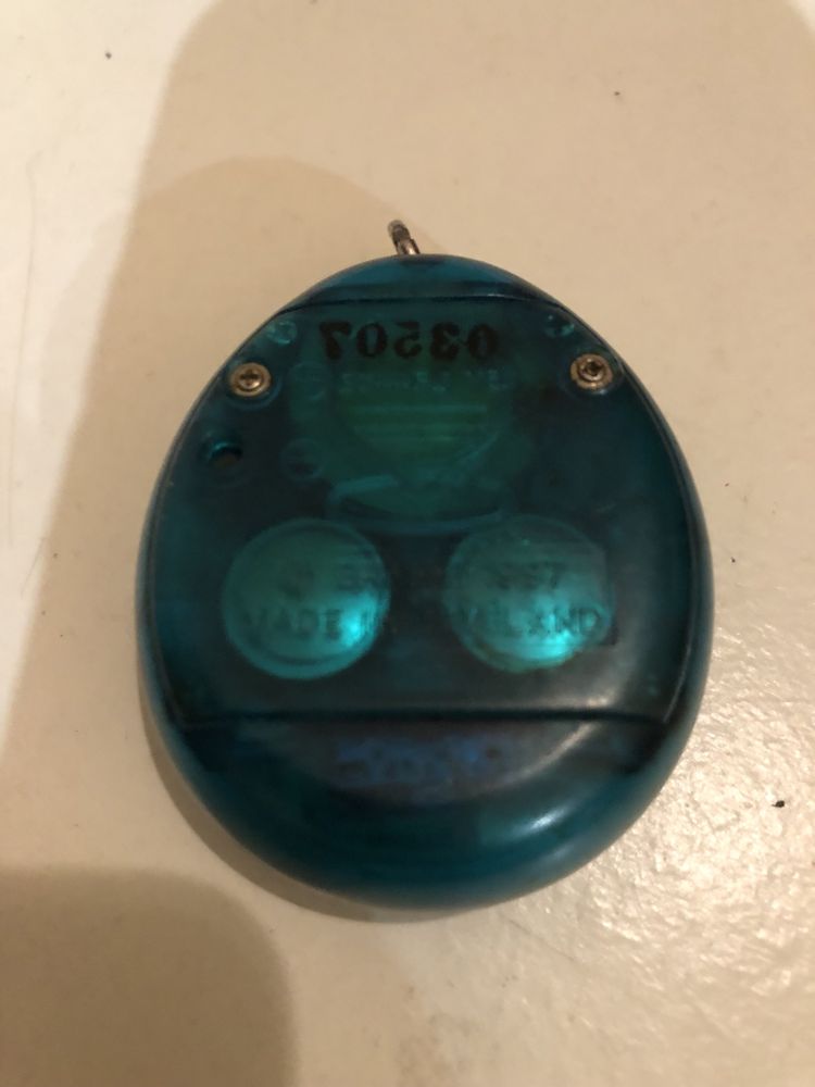 Tipo tamagochi azul