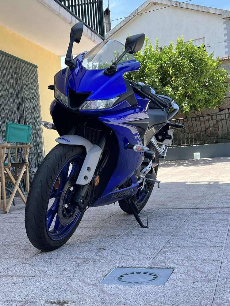 Yamaha yzf r125.