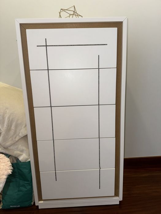 Sommier + 2 mesinhas + comoda