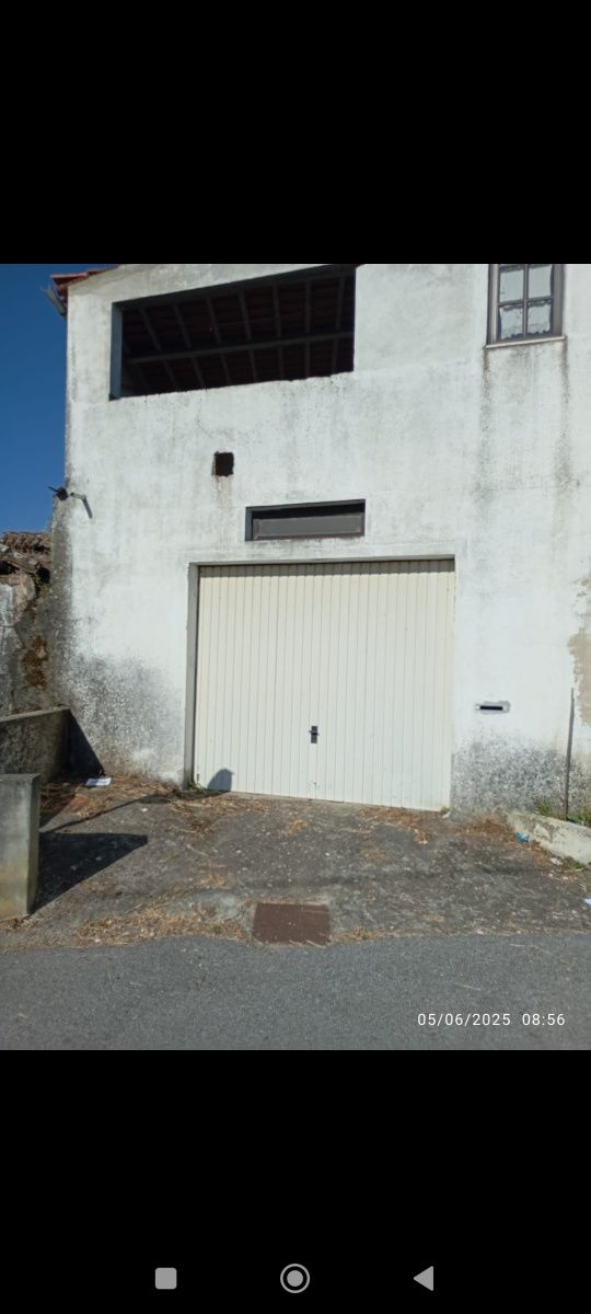 Moradia T3 com quintal nas Mouriscas