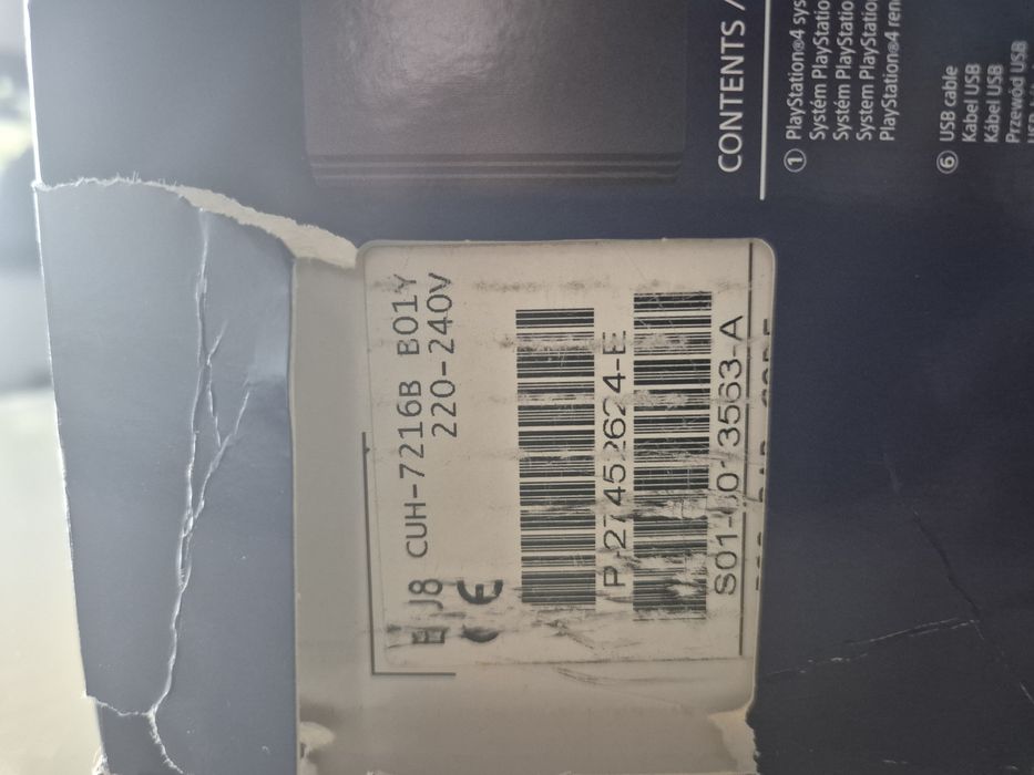 PS4 PRO CUH-7216B + 2 pady + gry