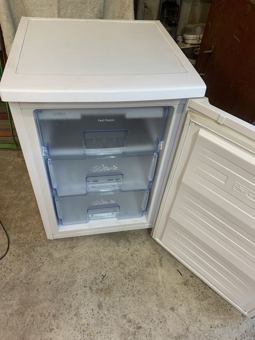 Морозильна камера Beko