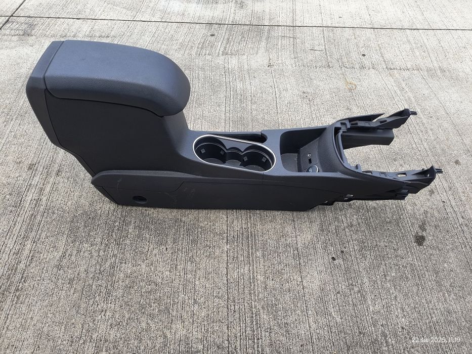 Podłokietnik Ford Fiesta mk7 oryginał podświetlenie ambient