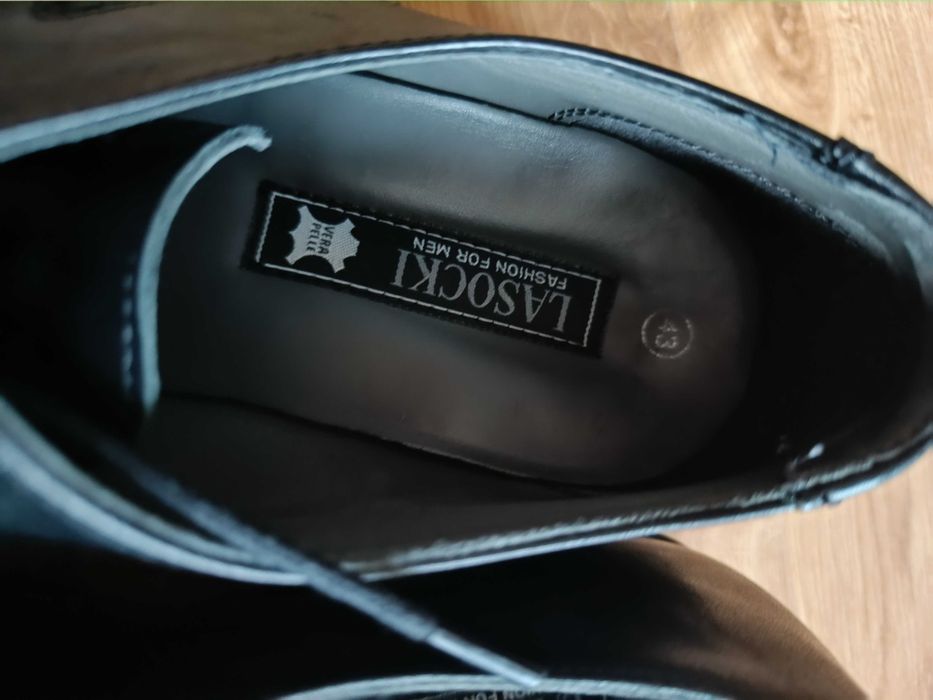 Lasocki  Półbuty czarne, rozmiary 43