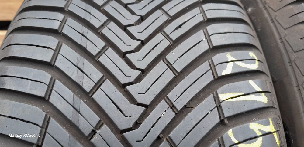 Opony Wielosezonowe 215÷60÷17÷.CONTINENTAL.7,5 mm.Adres-ZALESIANY 33 A