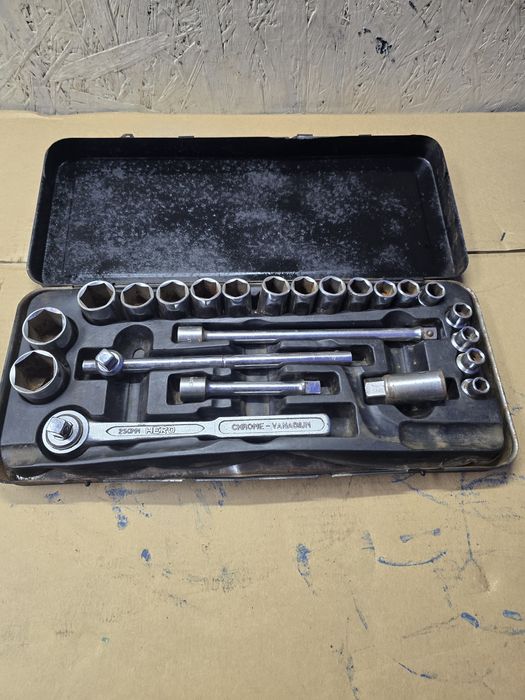 Komplet kluczy nasadowych niemiecki - Hero