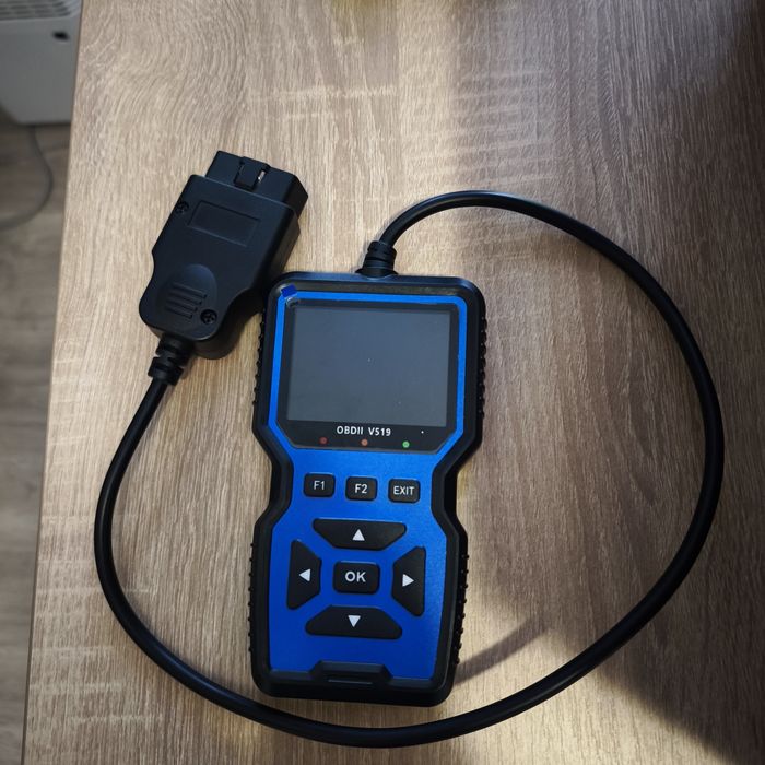 OBD 2 ELM сканер