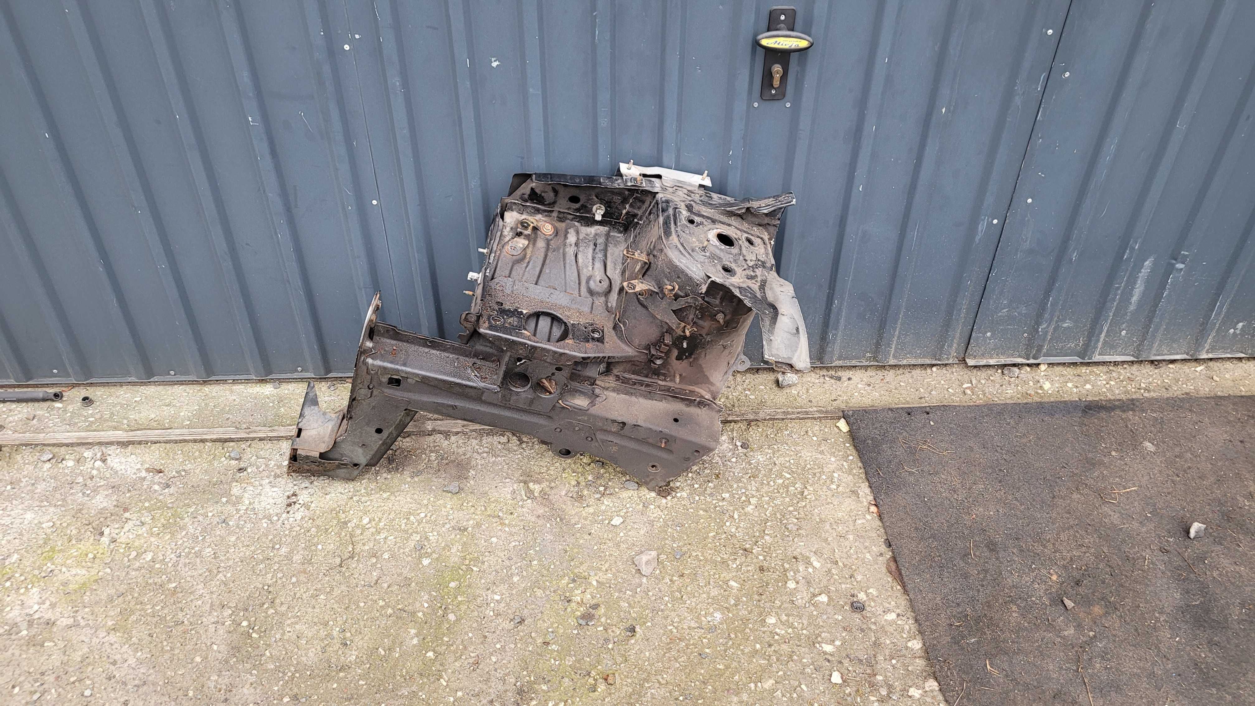 Renault clio IV 4 podłużnica prawa przednia przód TEGNE