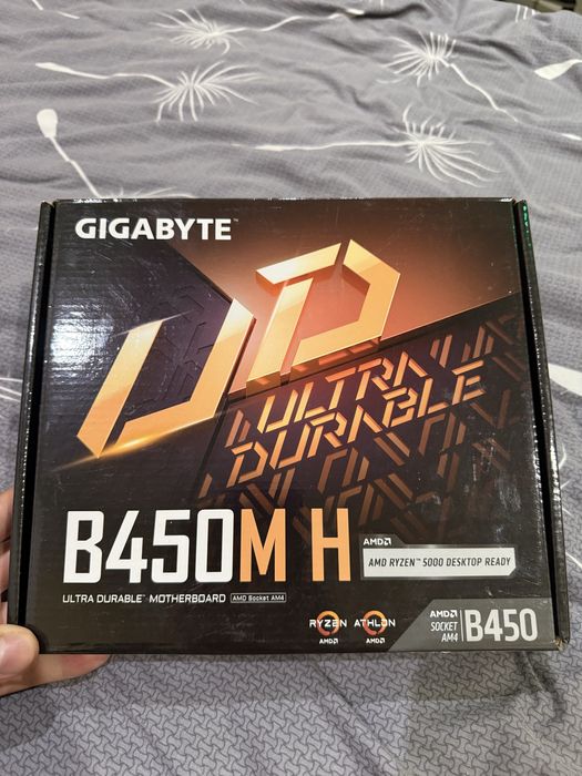 Материнська плата Gigabyte B450M H