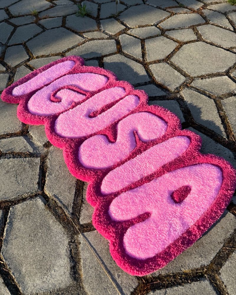 dywan custom tufting twój napis twoje kolory (przykładowa praca)