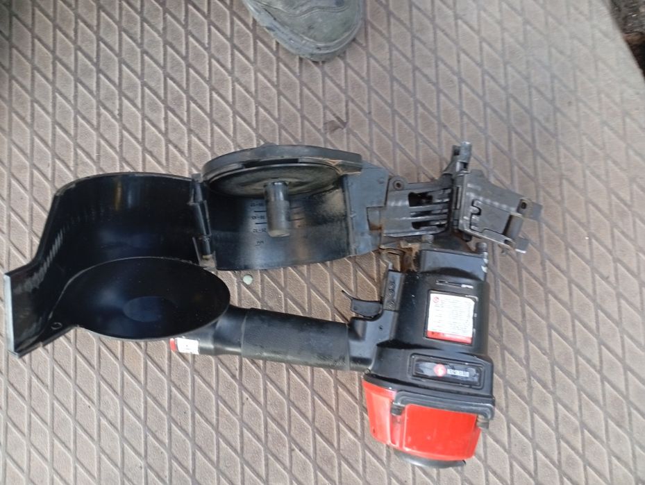 Пневматический пистолет для гвоздей