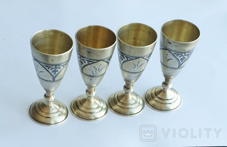 Серебряные рюмки. Узор. Резьба. Золочение. Чернь.  СССР. Осетия. 1974.