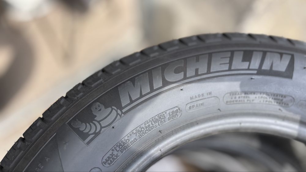 Komplet michelin 215/65/16 z 2023 roku 6mm